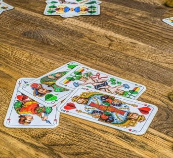 Comment jouer au jeu de cartes Dragon ball z ?