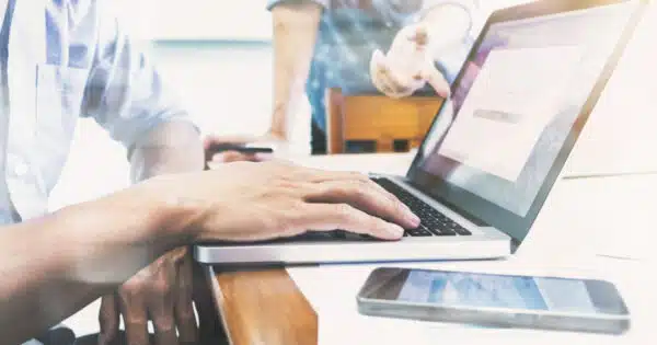 Pour améliorer votre visibilité en ligne, contactez une Agence Web !